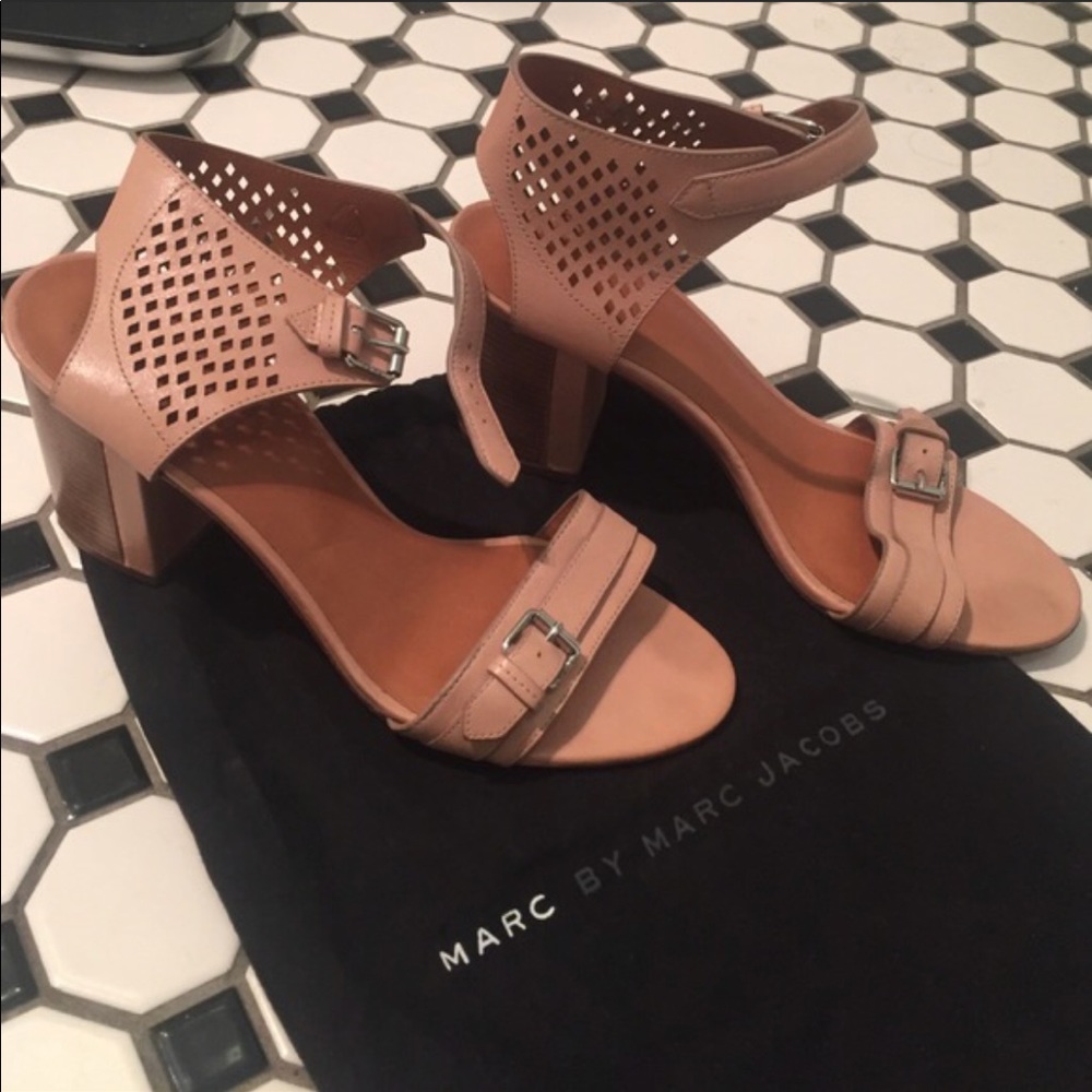 Gorgeous Marc Jacobs Sandals 👡